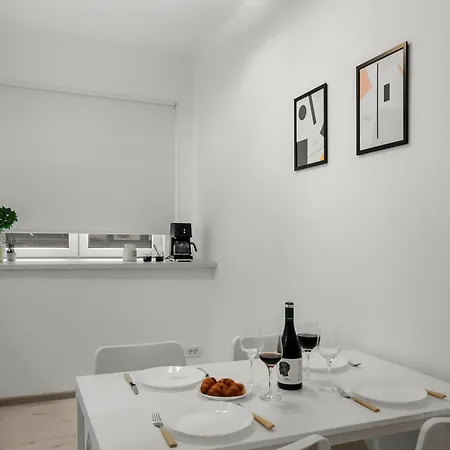 Scandinav 2bdr Piata Romana Διαμέρισμα *