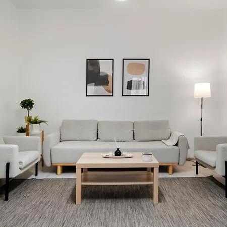 Scandinav 2bdr Piata Romana * בוקרשט