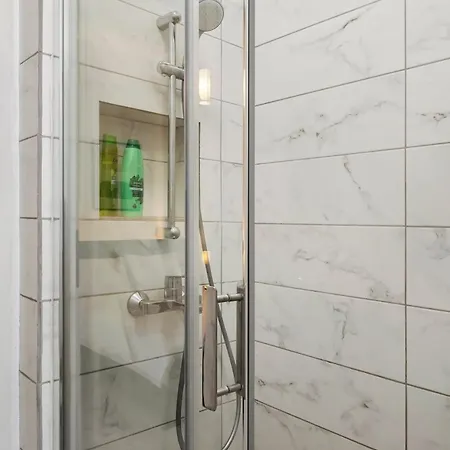 Scandinav 2bdr Piata Romana Бухарест