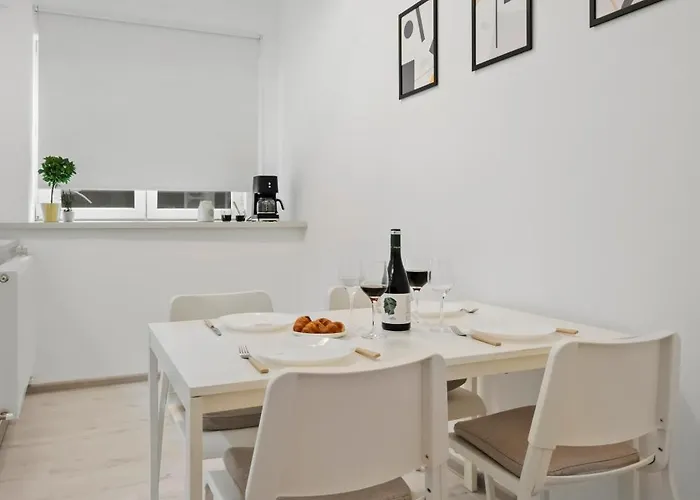 Scandinav 2bdr Piata Romana Bukarest