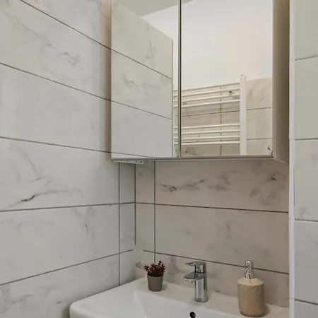Scandinav 2bdr Piata Romana Bukarest