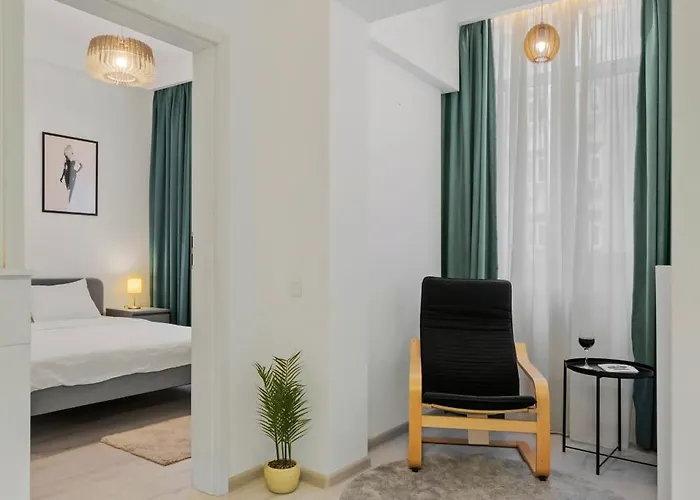 Scandinav 2bdr Piata Romana * בוקרשט